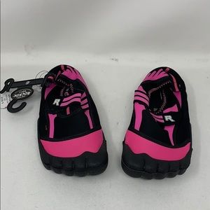 Women’s Aqua Sock (Water Shoe) With Toes size 8